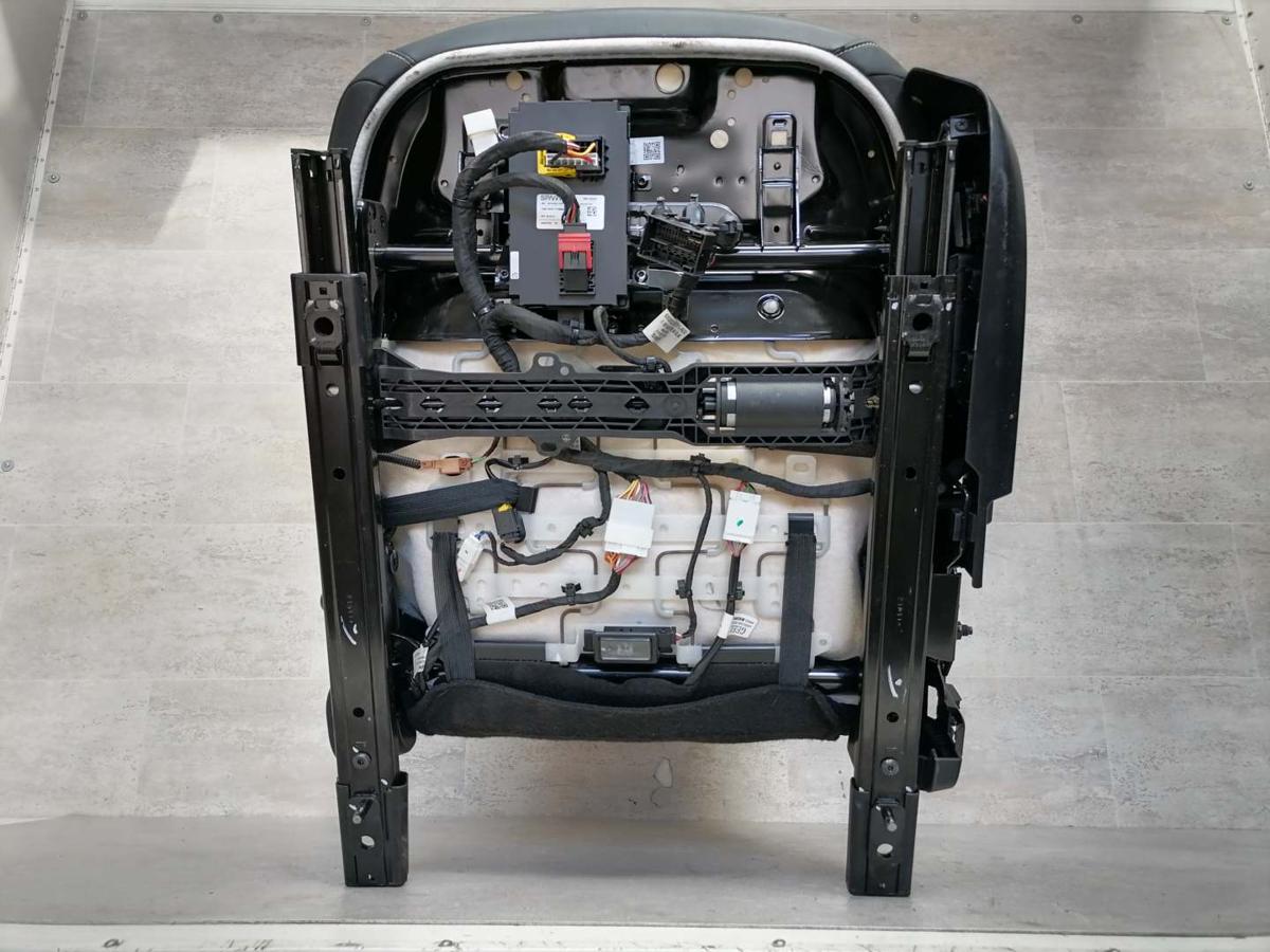 Smart #1 Brabus original Sitz vorn links Fahrersitz Leder Schwarz elektrisch verstellbar Bj.2022